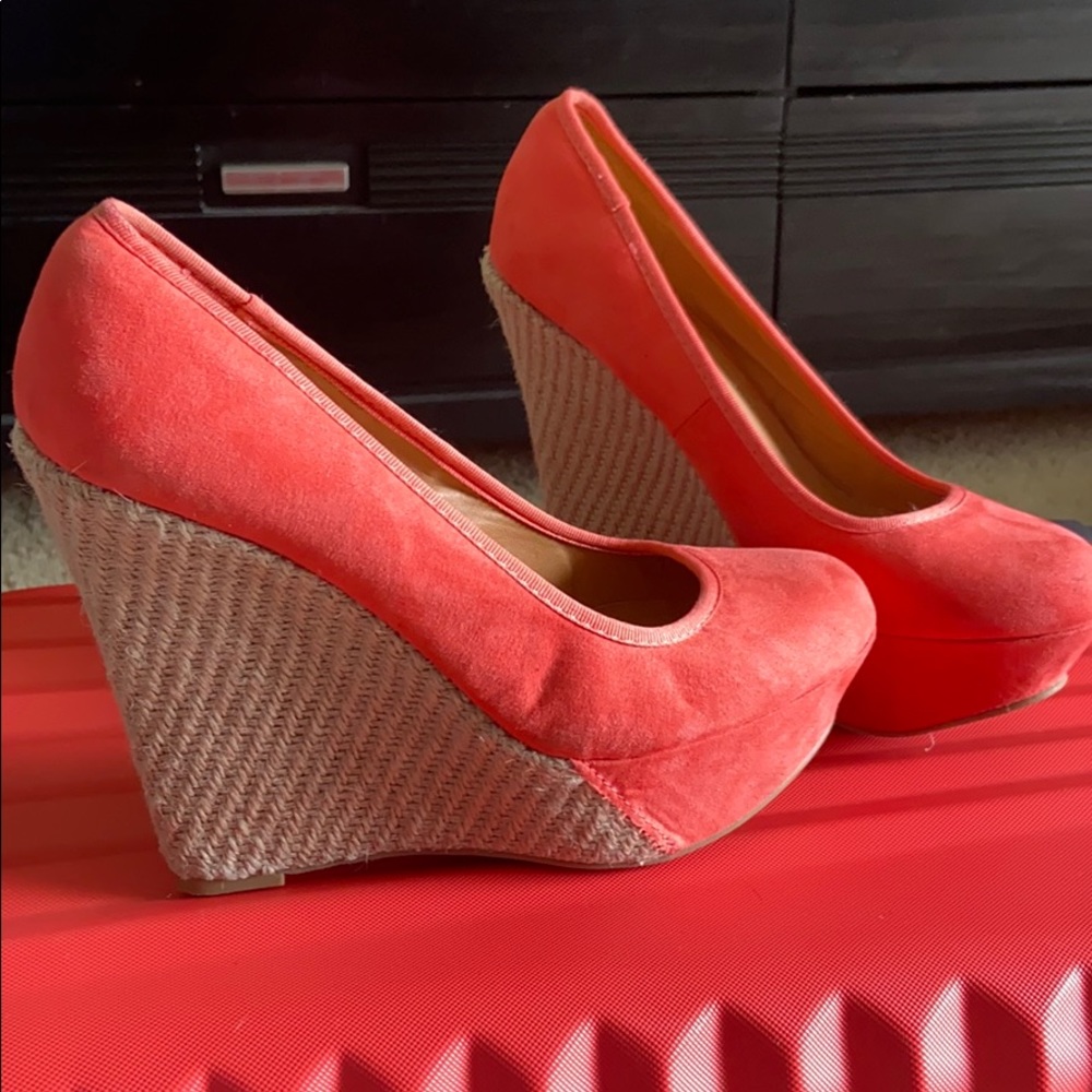 WOMEN'S SPLIT PLATFORM WEDGES